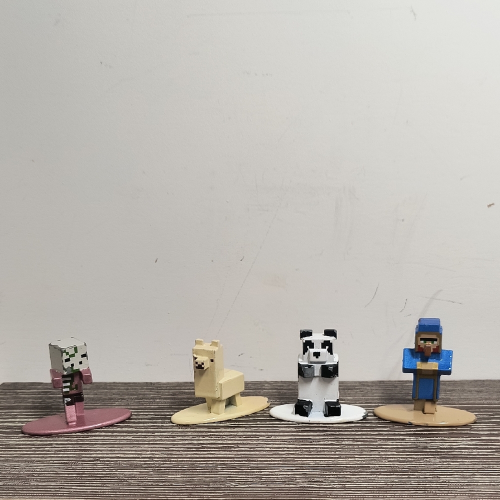 Minecraft Action Figures Set - Multicolor